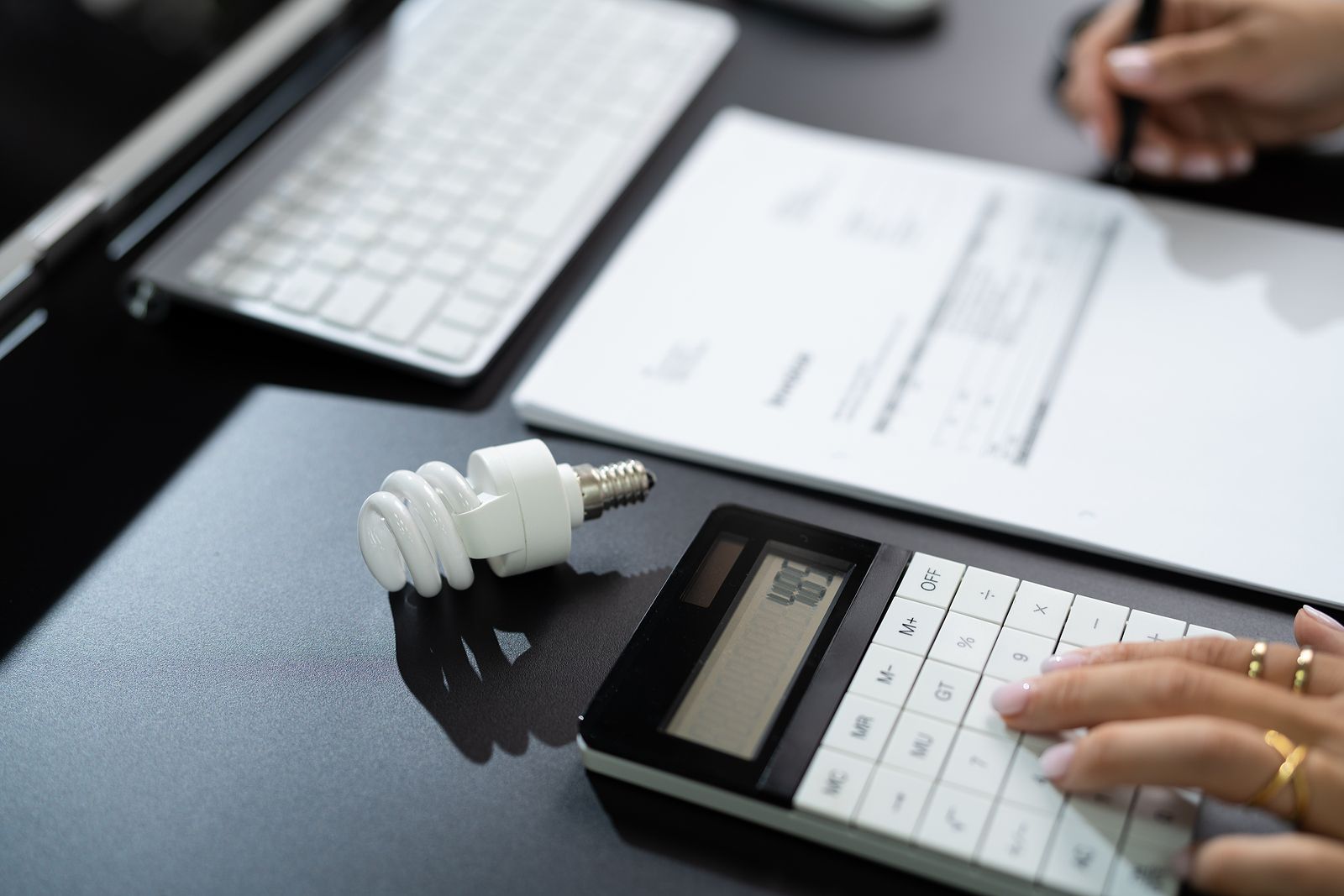 La luz apunta a "precios de primavera" en enero de 2026