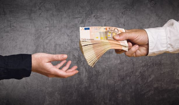 Aumenta la presión al Gobierno para regular los créditos al consumo y proteger a los más vulnerables