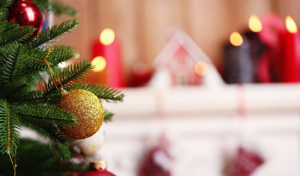 Los consejos de los bomberos para prevenir riesgos en el hogar y tener unas Navidades seguras (Bigstock)