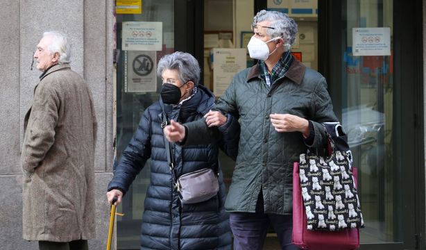 La supergripe alcanza ya máximos de récord y amenaza con aguar las navidades