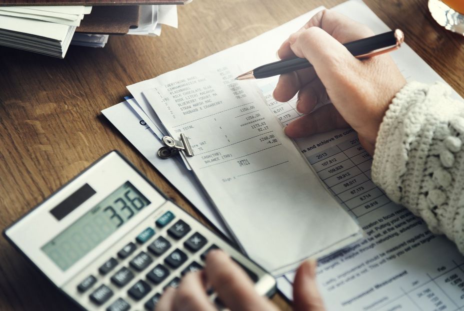 Cómo cambiarán las nóminas en 2026 por el aumento del MEI en las cotizaciones. Fuente: BigStock.