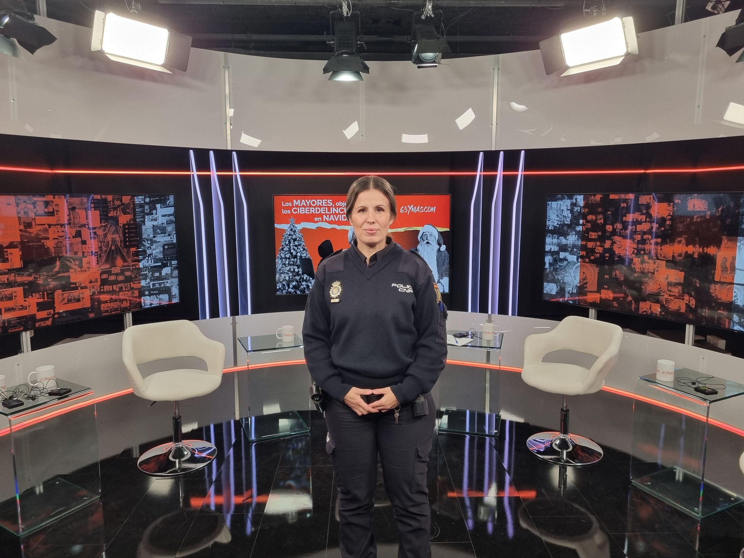 Consejos de la Policía a los mayores para no ser víctimas de los ciberdelincuentes en Navidad