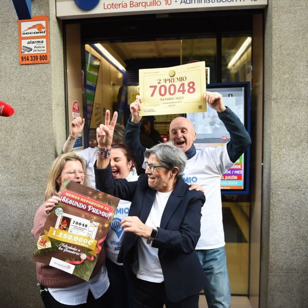 EuropaPress 7183546 empleados administracion situada calle barquillo 10 celebran vendido numero