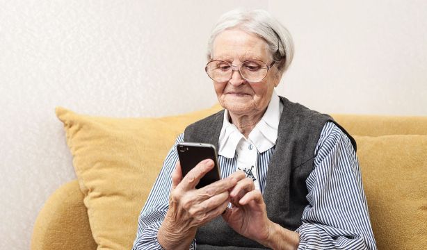Inclusión financiera: los sénior sienten que su digitalización ha sido "impuesta" por la banca