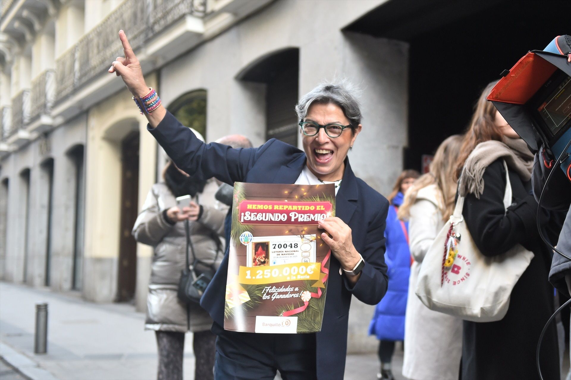 Triple celebración para Raquel: su cumpleaños, su jubilación y la venta del segundo premio íntegro 