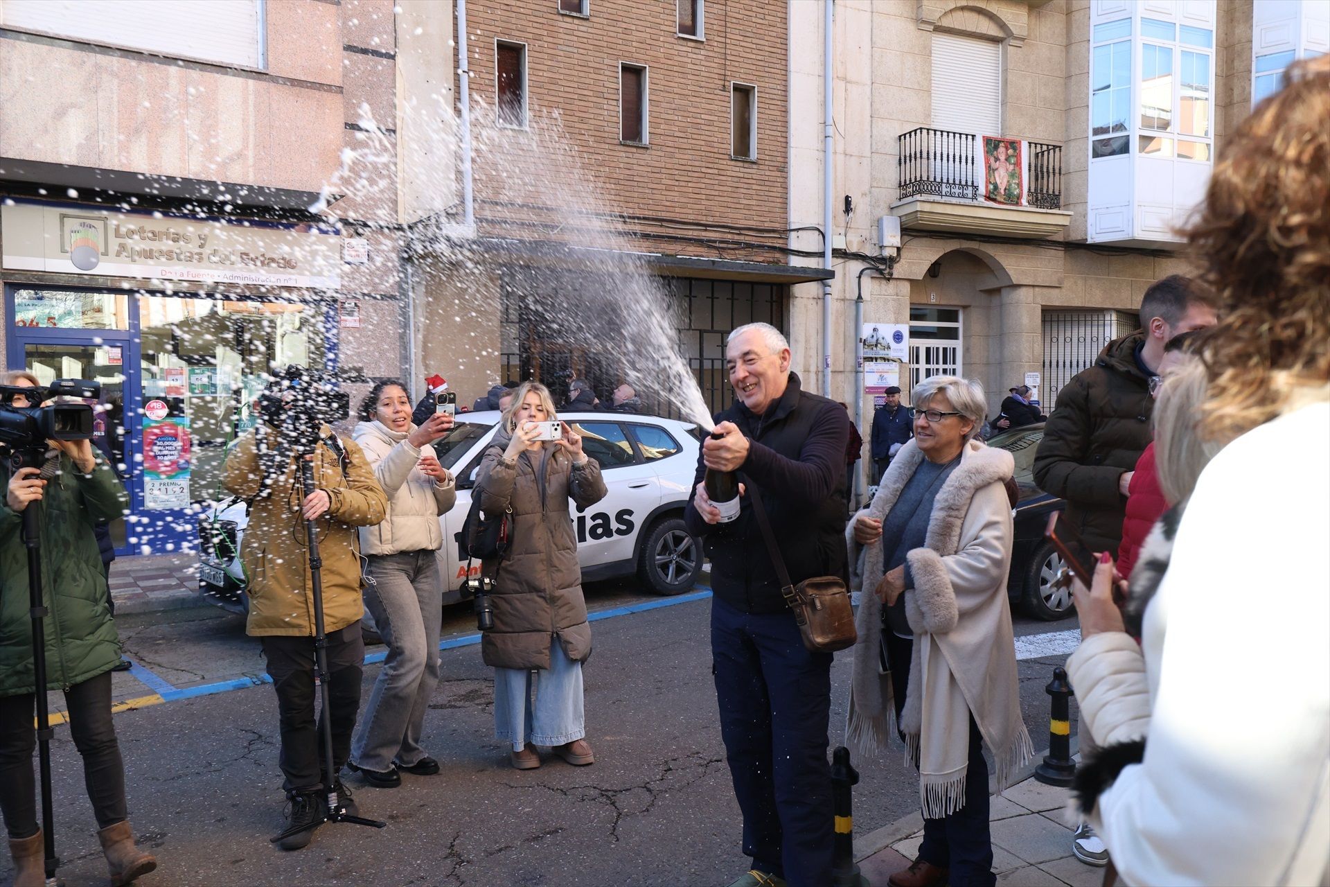 Lotería de Navidad 2025: El patito feo se convierte en cisne y riega de millones León