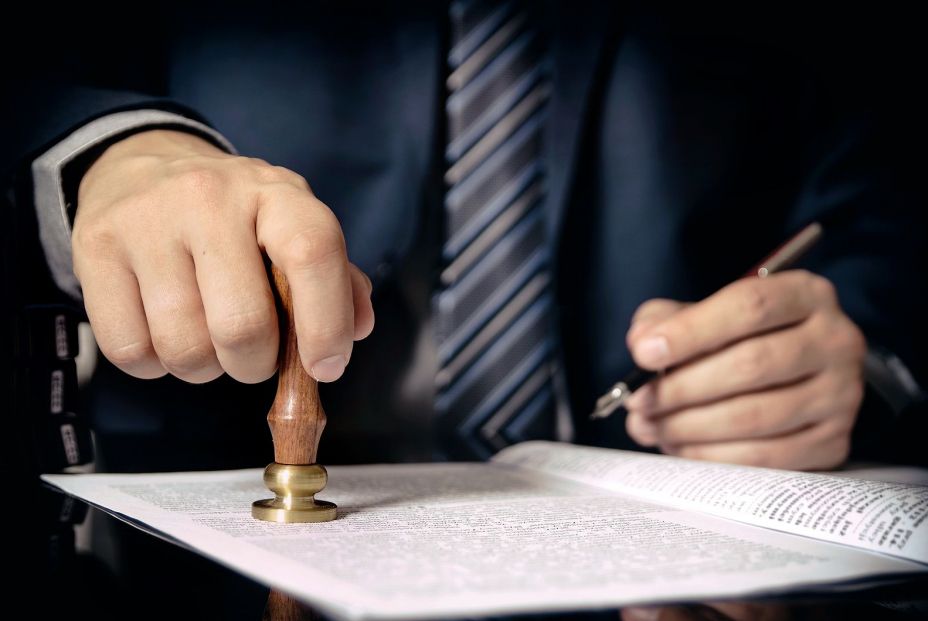 Herencias: ¿puedes hacer testamento sin que tu familia se entere?