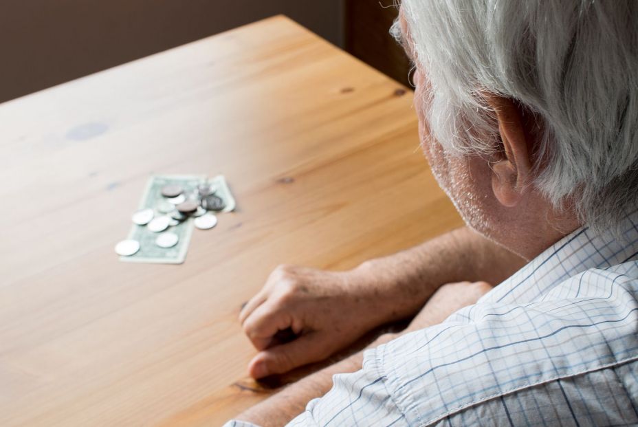 Muchas familias ajustan cada compra para poder llegar a fin de mes. Fuente: BigStock.