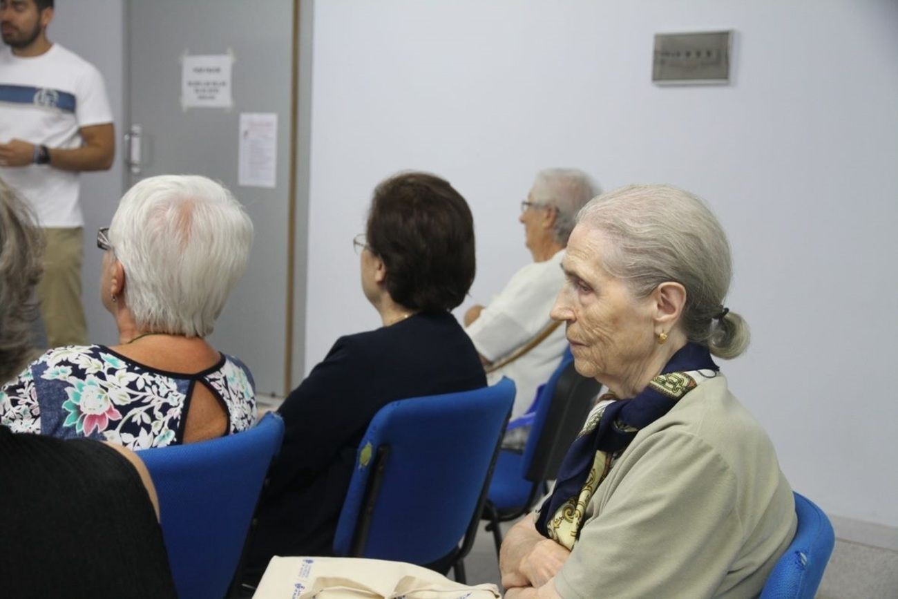 El 58% de la población ve inaccesibles los recursos contra la soledad no deseada. Fuente: Europa Press.