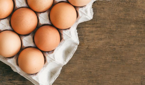 Huevos cocidos sin agua: el truco sencillo que evita ensuciar la cocina. Foto: Bigstock.