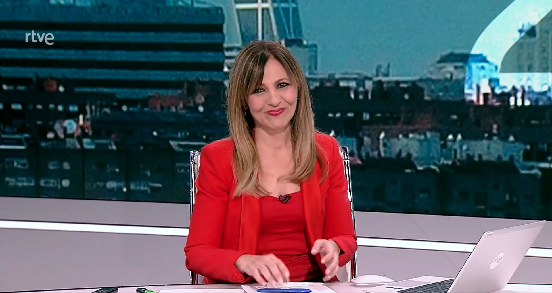 La emotiva despedida de TVE a Ángeles Bravo por su jubilación