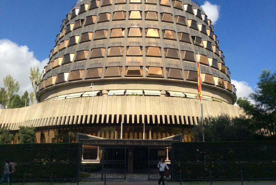 La encuesta del CIS sitúa al Constitucional en segundo lugar. Fuente: Europa Press. La encuesta del CIS sitúa al Constitucional en segundo lugar. Fuente: Europa Press.