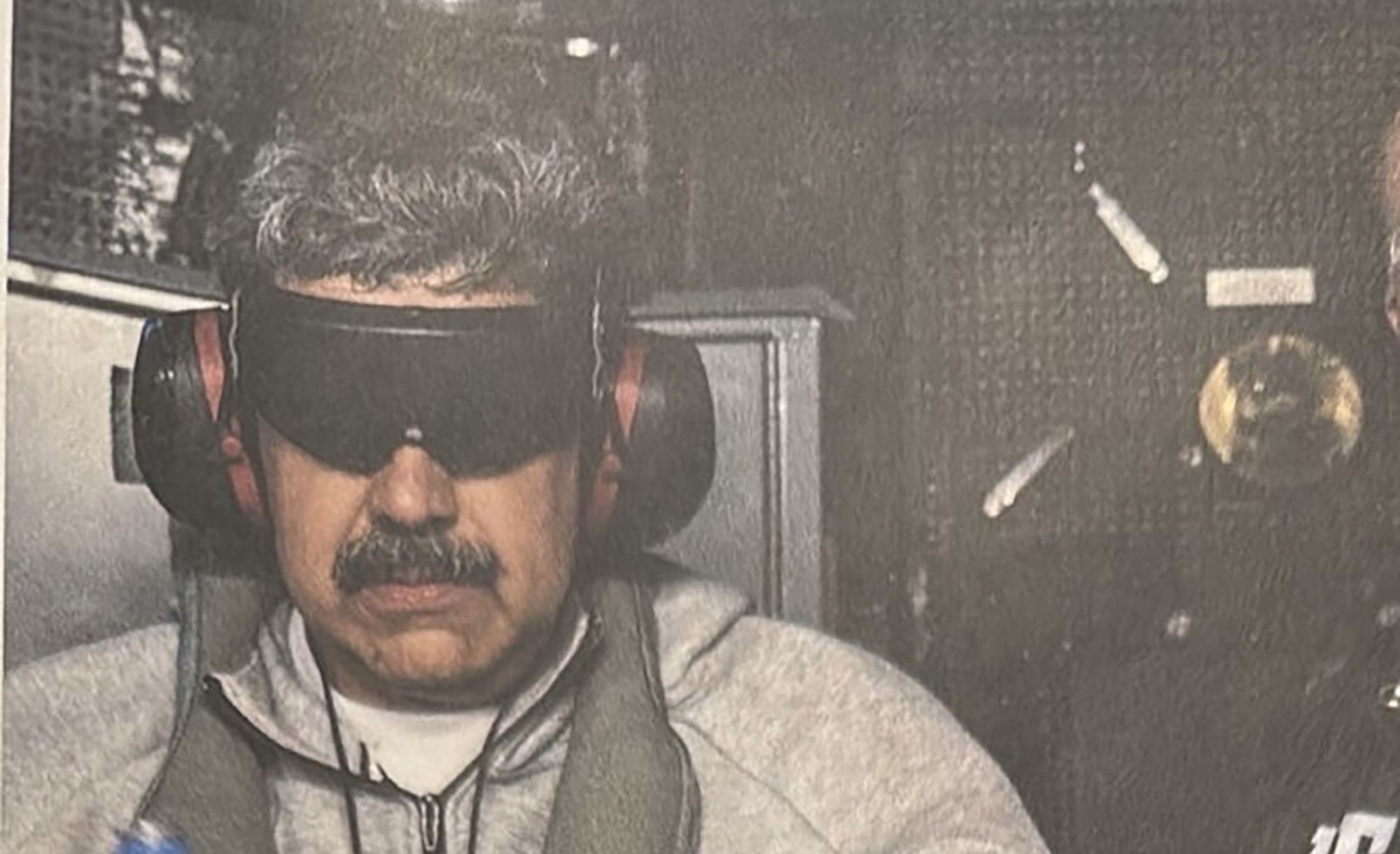 Nicolás Maduro tras su detención, en una imagen difundida por Donald Trump2