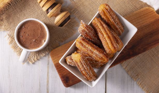 Un experto en churros revela cómo hacer una taza de chocolate perfecto