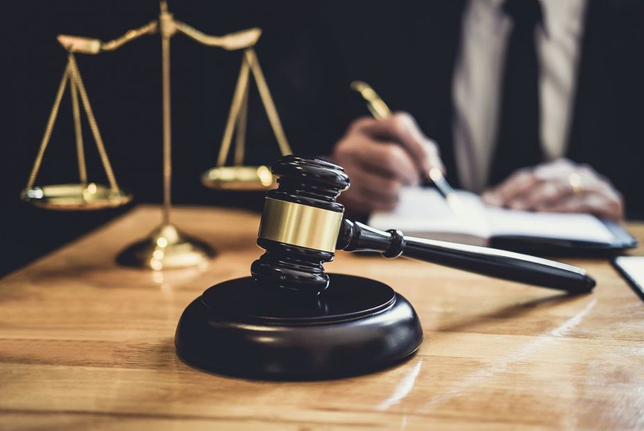 Si renuncio a la herencia de mis padres, ¿pasa automáticamente a mis hijos?