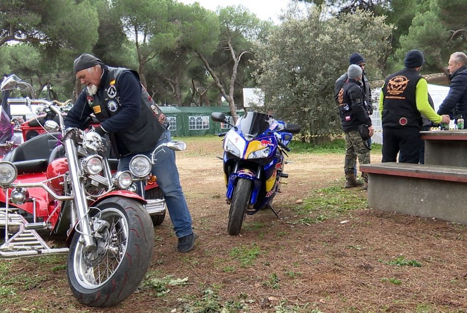 EuropaPress 5676015 jose miguel dilla abuelo moto campa pinguinos