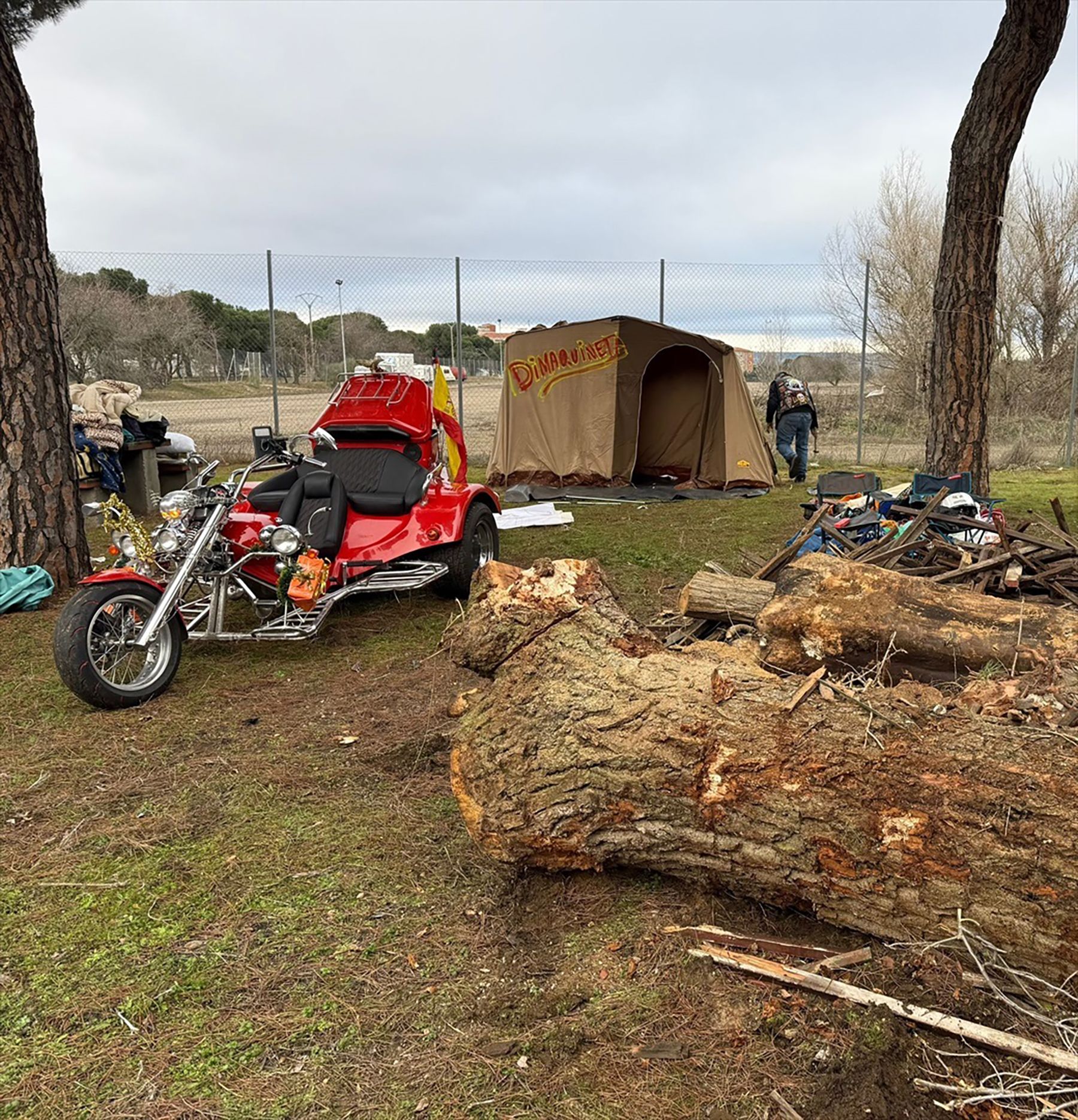 José Miguel Dilla 'El Abuelo', vuelve a ser el primer motero en llegar a Pingüinos