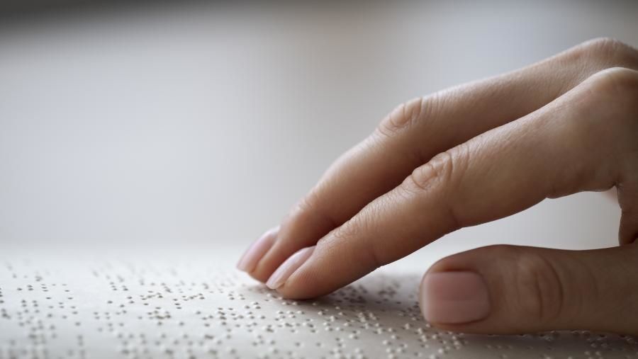 Lectura en braille. Fuente: Europa Press.