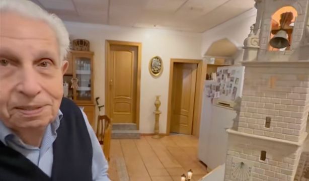 VÍDEO: Un hombre de 88 años se hace viral por las maquetas hechas a mano de su pueblo (Sandra Sabater)