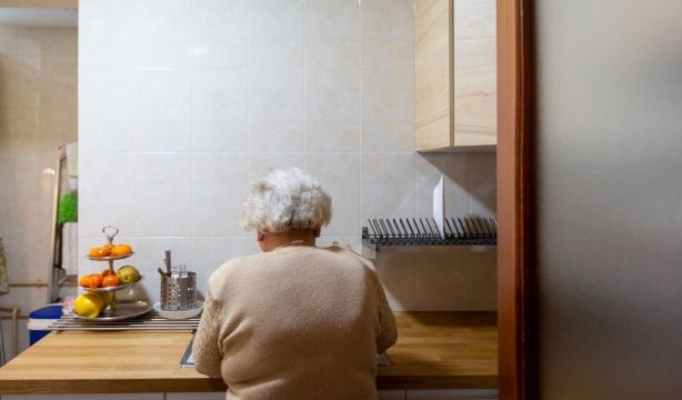 Más de la mitad de los españoles creen que las personas mayores están discriminadas. Fuente: Europa Press.
