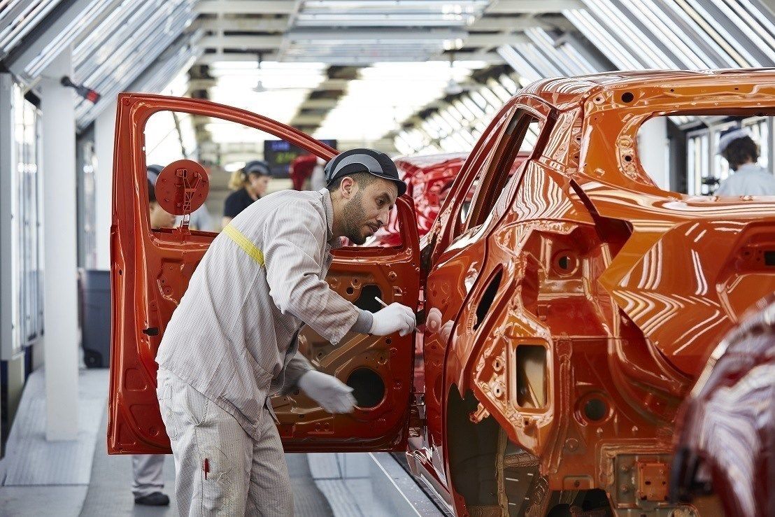 Jubilación a los 60, jornadas de 32 horas o impuesto a robots, las medidas de UGT para el automóvil