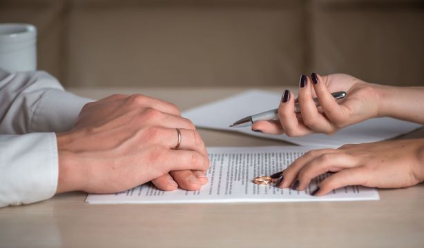 Herencias: ¿es mejor casarse o hacerse pareja de hecho?