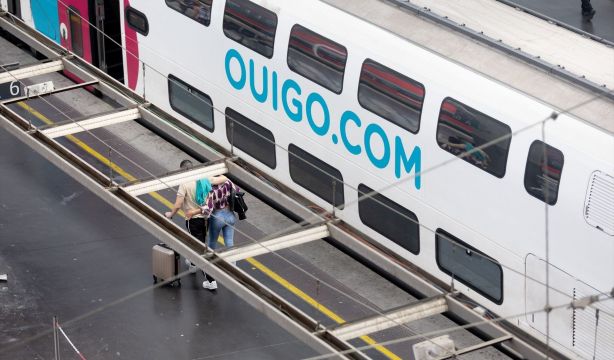 Ouigo cancela miles de plazas de tren entre Madrid, Málaga y Sevilla: qué hacer y cómo reclamar