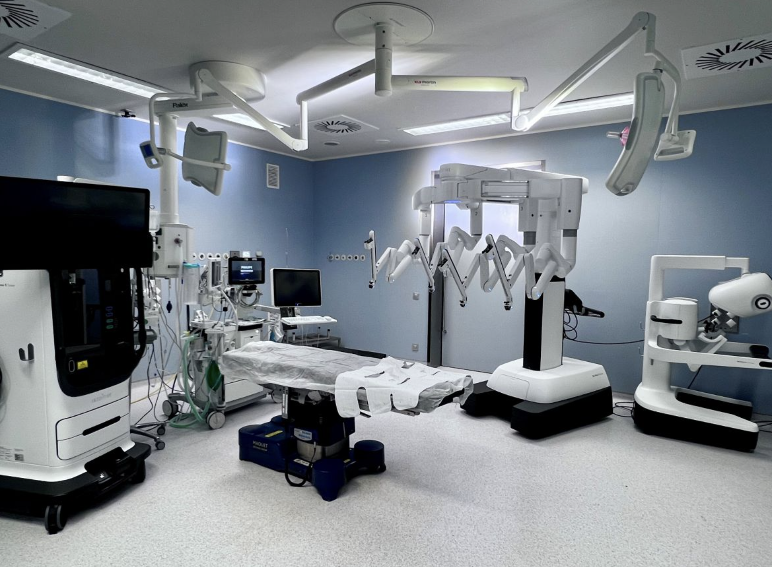 El Hospital Rey Juan Carlos, el primero en incorporar el modelo más avanzado del robot Da Vinci