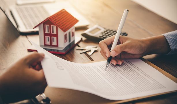 Cómo se paga una vivienda el día de la firma ante notario. Fuente: Europa Press.