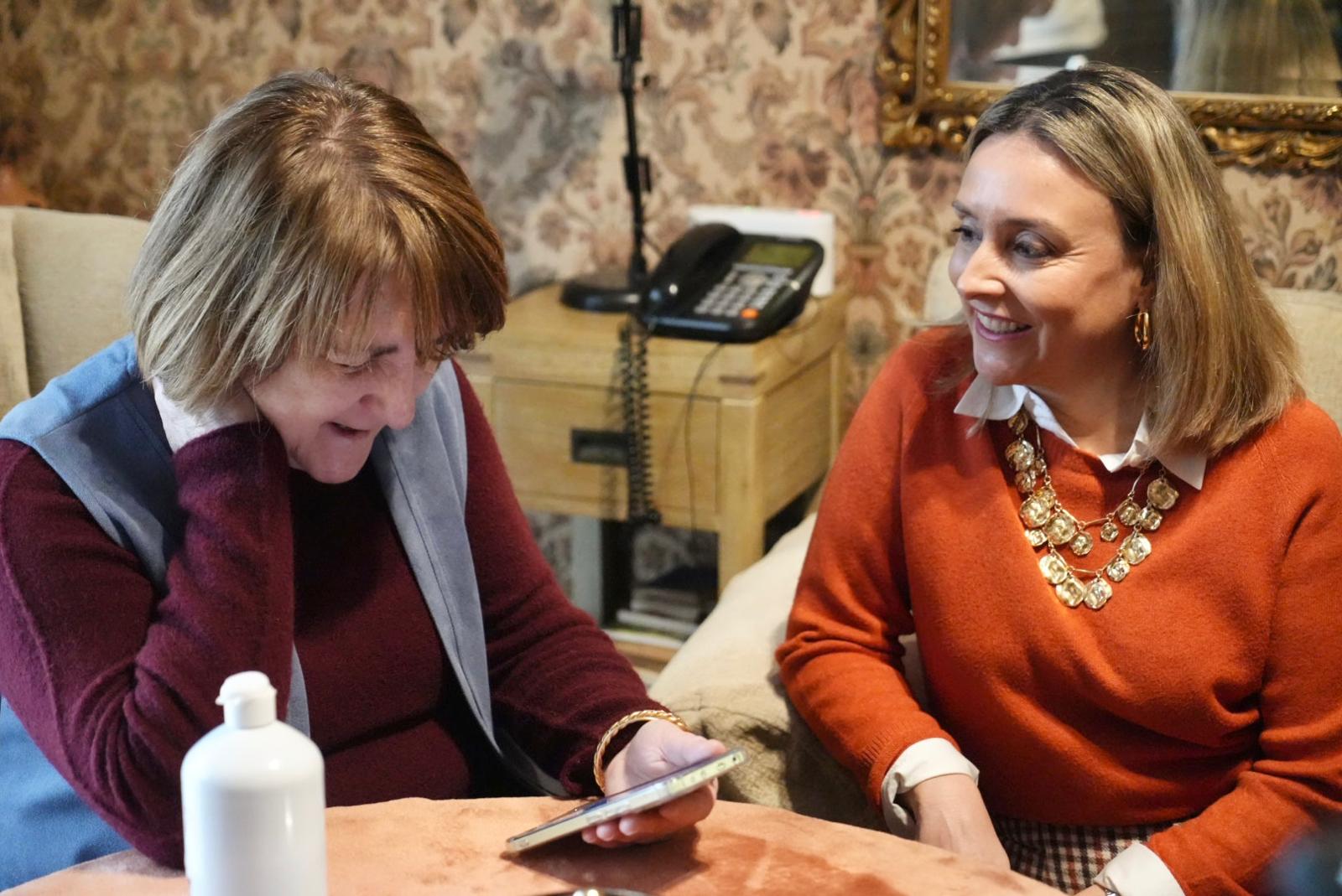 Murcia refuerza su servicio de teleasistencia con un nuevo dispositivo de monitorización inteligente (Región de Murcia)