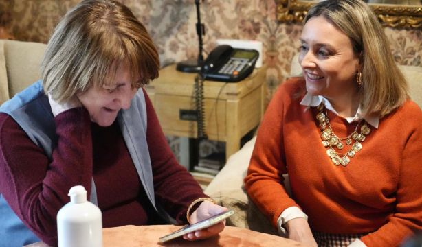 Murcia refuerza su servicio de teleasistencia con un nuevo dispositivo de monitorización inteligente (Región de Murcia)