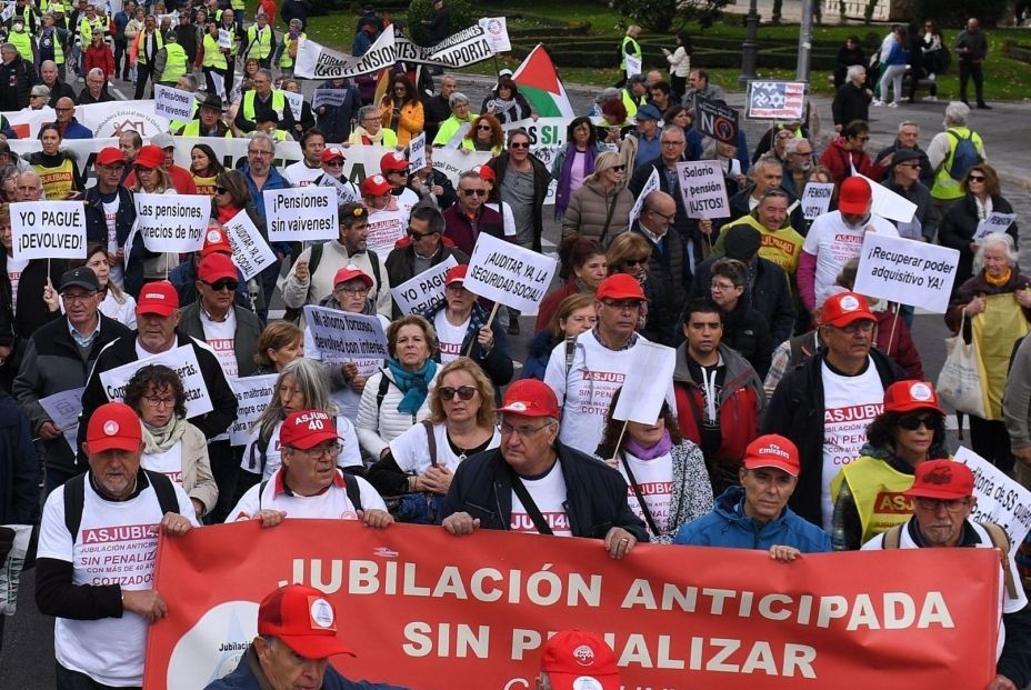 Ofensiva de BNG y EH Bildu para acelerar la despenalización de pensión en largas carreras Ofensiva de BNG y EH Bildu para acelerar la despenalización de pensión en largas carreras