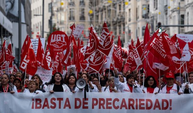 El nuevo modelo de cuidados no logra acabar con la precariedad laboral de la ayuda a domicilio El nuevo modelo de cuidados no logra acabar con la precariedad laboral de la ayuda a domicilio