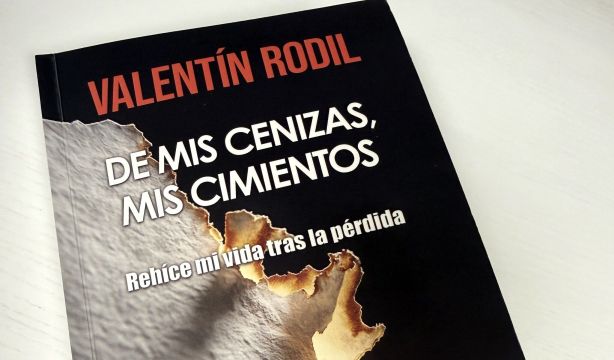 Valentín Rodil presenta "De mis cenizas, mis cimientos”, un libro sobre el duelo 