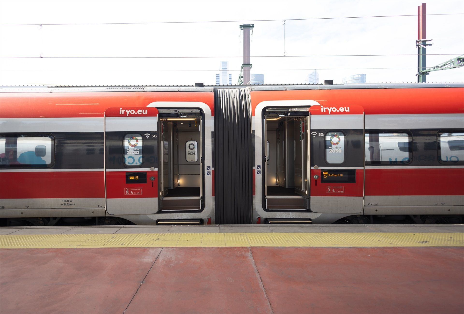 ¿Por qué los trenes no llevan cinturón de seguridad?