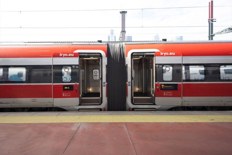 ¿Por qué los trenes no llevan cinturón de seguridad?