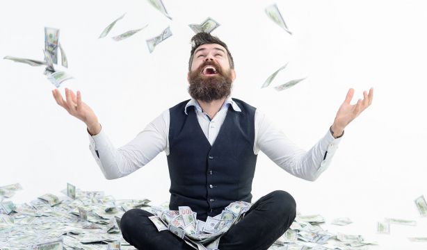 España amplía sus milmillonarios hasta las 33 personas, con una riqueza a niveles récord. Foto: Bigstock.