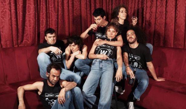 Teatros del Canal presenta 'El día del Watusi', un viaje a la Barcelona de la Transición 