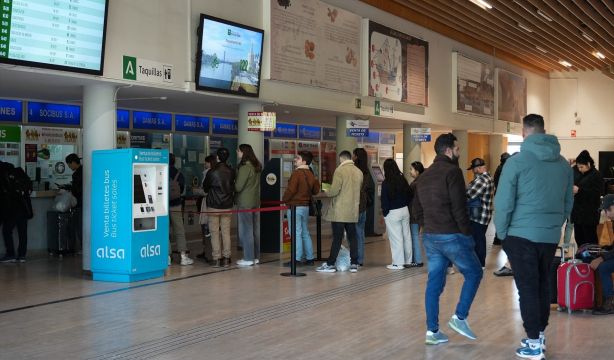 Consumo impulsa una norma para evitar subidas de precios en transporte tras el accidente de Adamuz
