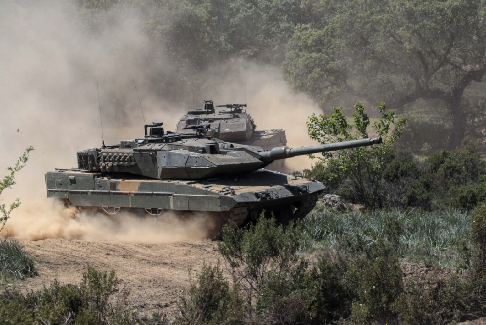 Indra consolida papel de integrador nacional y busca socios para los obuses entre líderes europeos