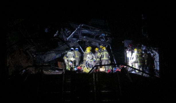 Un muerto y 37 heridos tras chocar un tren contra un muro en Gelida (Barcelona)