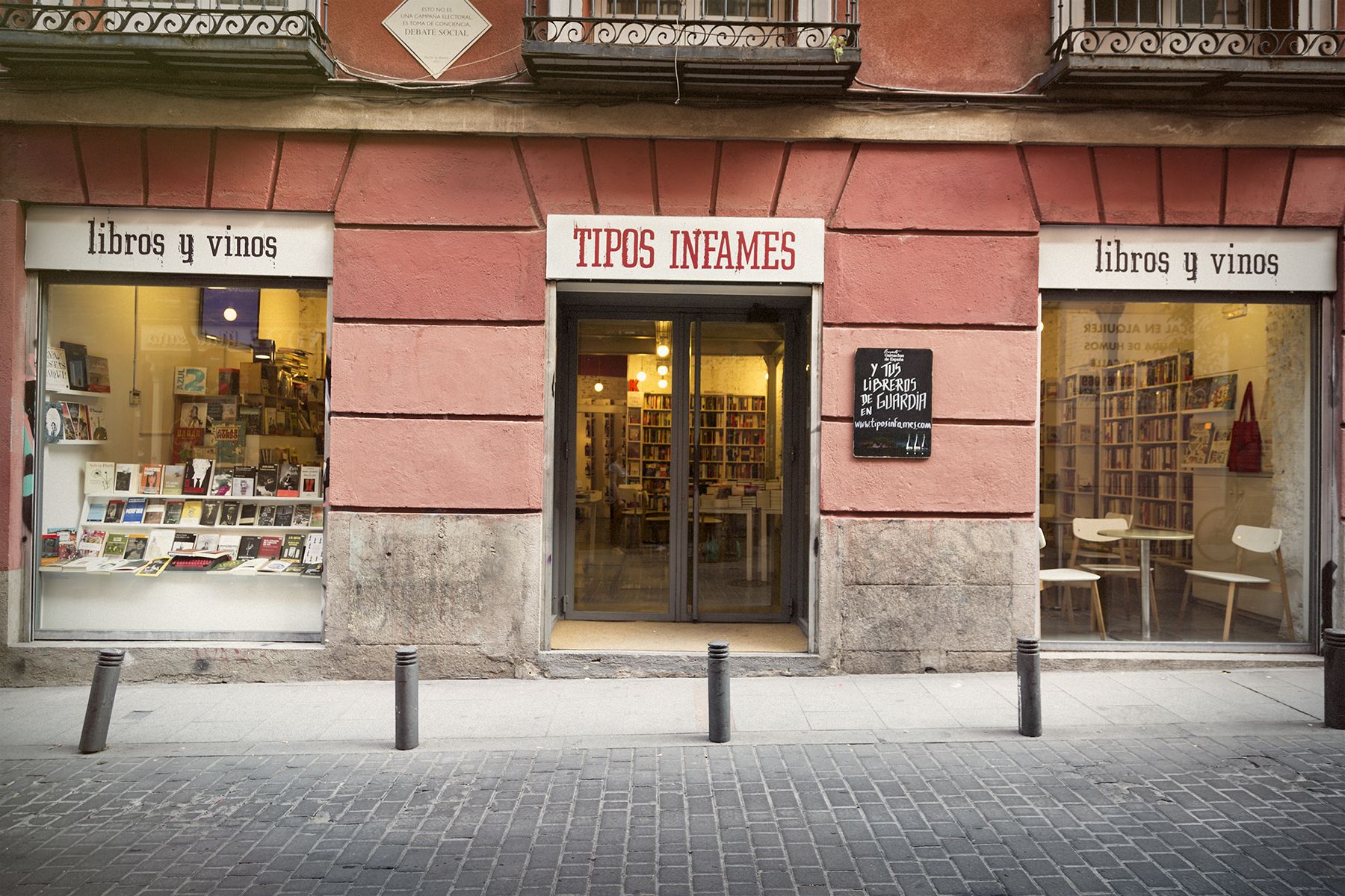Tipos Infames, mítica librería del centro de Madrid, echa el cierre por la gentrificación