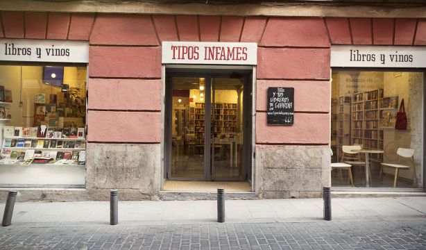 Tipos Infames, mítica librería del centro de Madrid, echa el cierre por la gentrificación