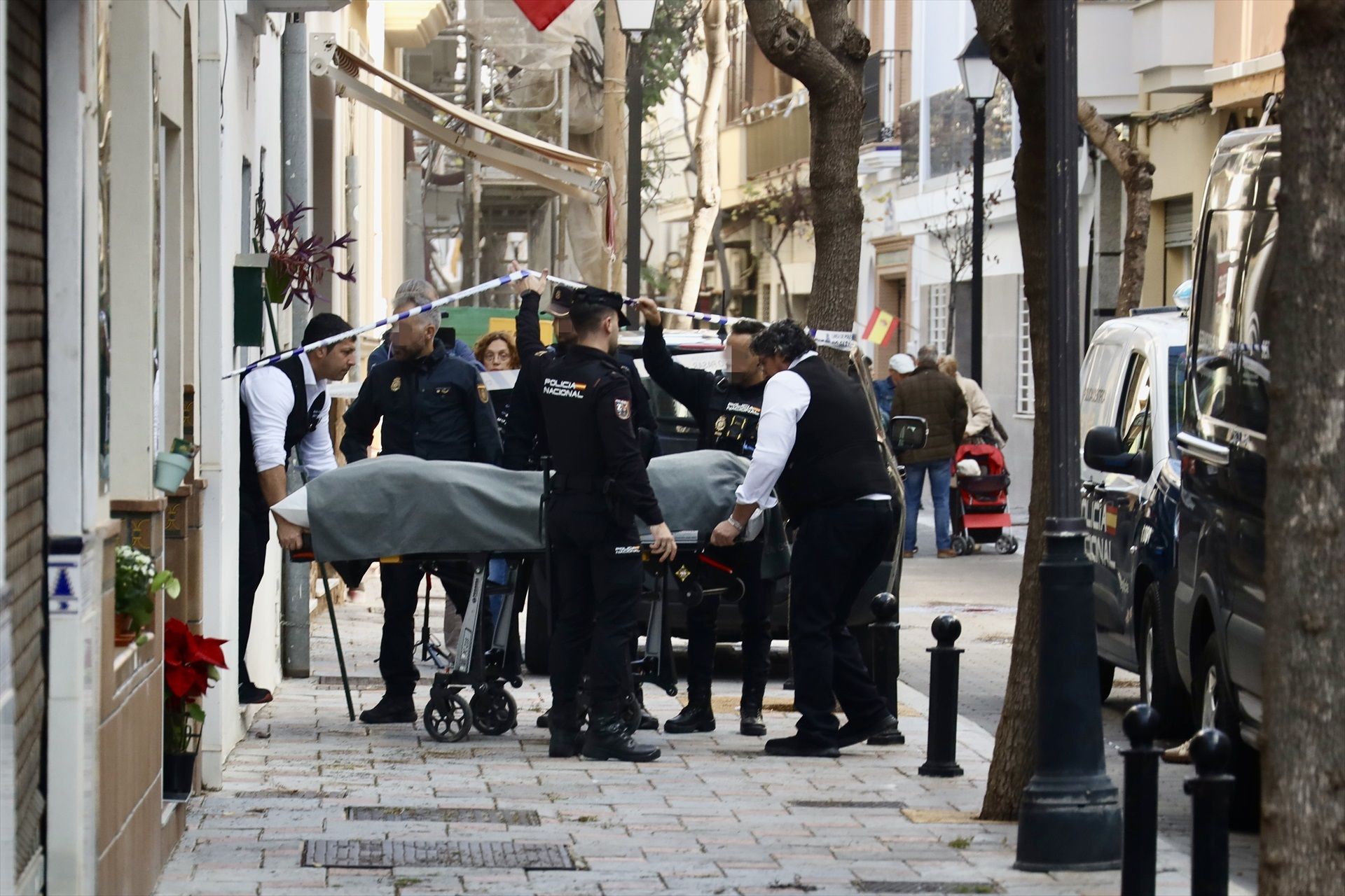 Mata a su padre, deja grave a su madre y se suicida arrojándose desde una azotea en Fuengirola (Málaga)