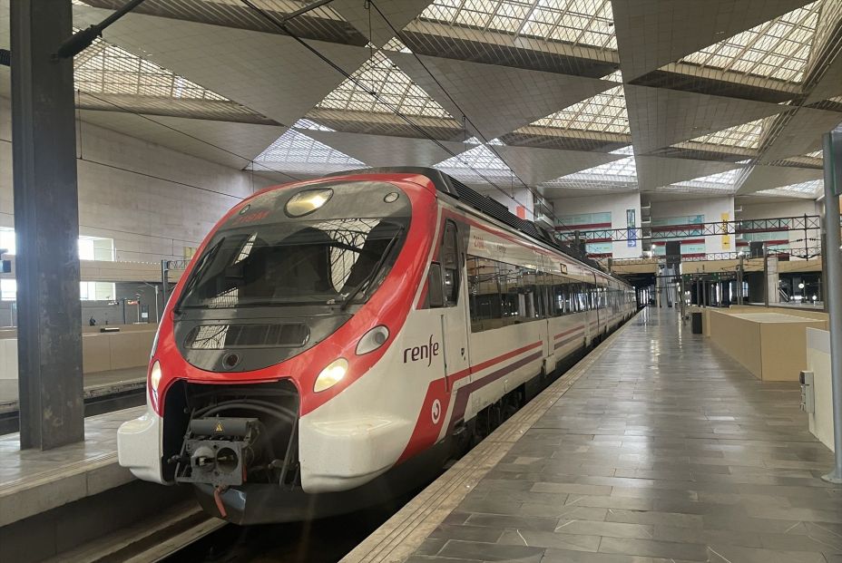 Un tren de Cercanías en Asturias sufre un accidente en un túnel: "Llevamos meses avisando"
