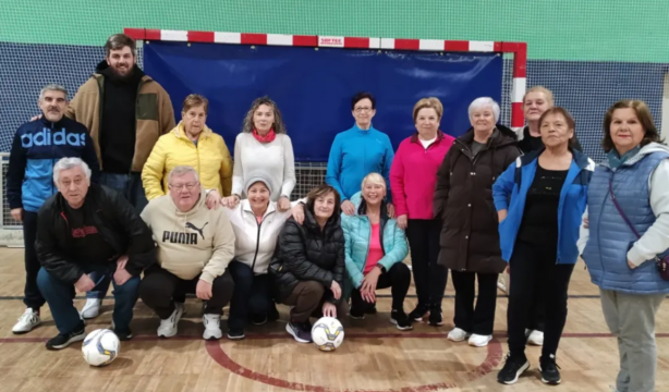 El fútbol andando gana terreno en Asturias y conquista a los mayores. Fuente: Instagram @aytolangreo.
