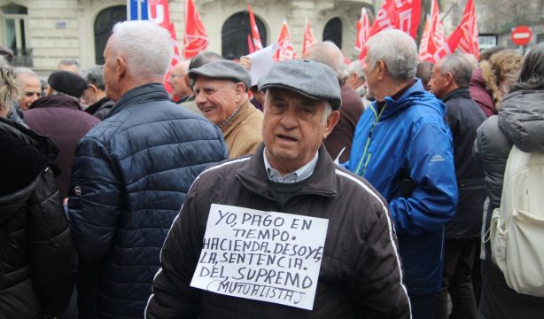 El calvario de los mutualistas jubilados después de dos años luchando por su dinero: “Ya está bien”
