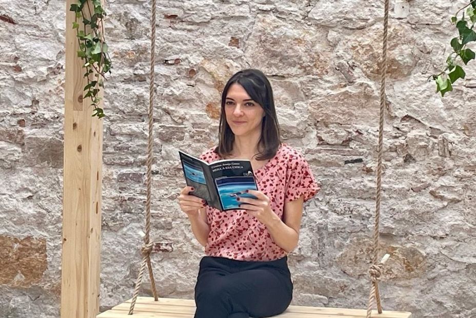 Cristina Araújo Gámir gana el Premio Tusquets de Novela con 'Mira a esa chica', sobre una violación grupal. Fuente: Europa Press.