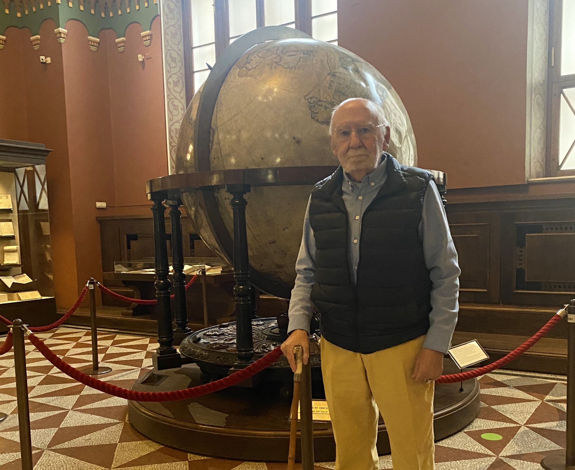 Paco Sayáns, el 'Willy Fog' español y su vuelta al mundo a los 85 años: "Viajar no es hacer turismo" (Cedida por el entrevistado)