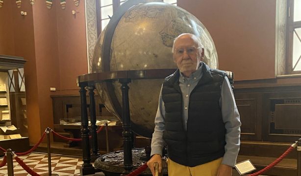 Paco Sayáns, el 'Willy Fog' español y su vuelta al mundo a los 85 años: "Viajar no es hacer turismo" (Cedida por el entrevistado)